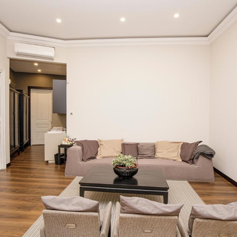 beautiful trendy spacious apartment very central location - One-Bedroom Apartment - 16