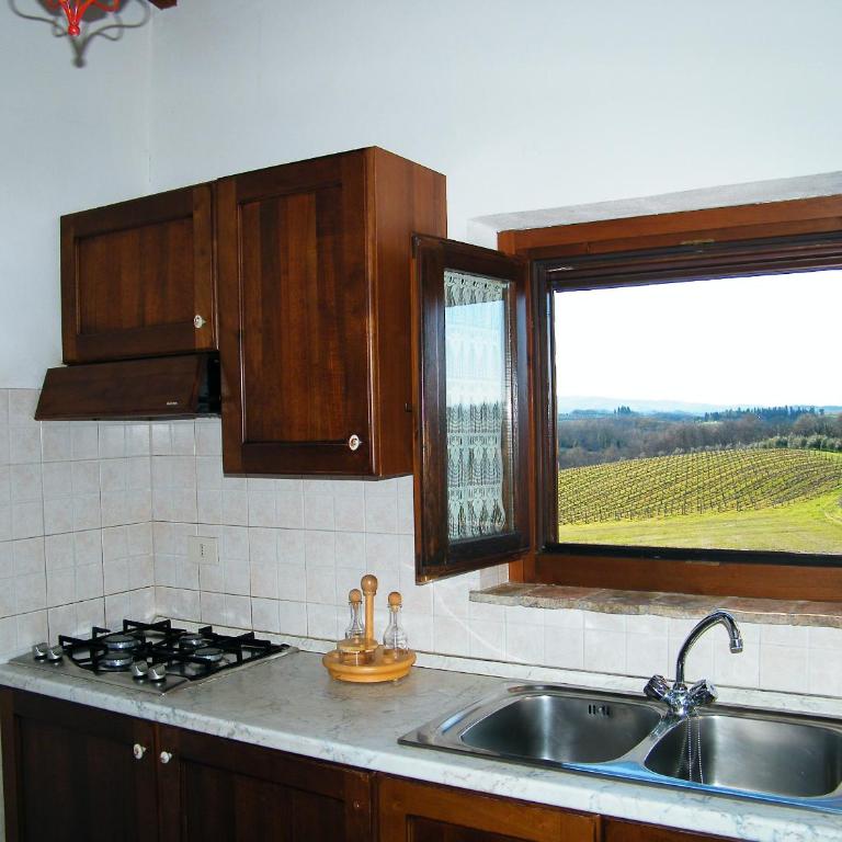 Agriturismo Montegonfoli - Large Two-Bedroom Apartment with Balcony - 12