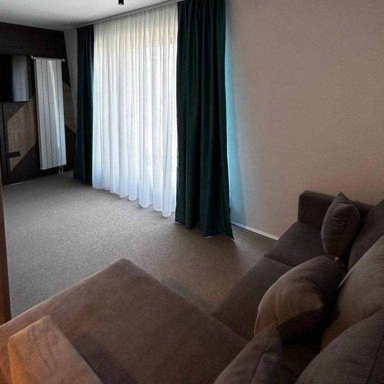 La Familia - Standard Studio - 3