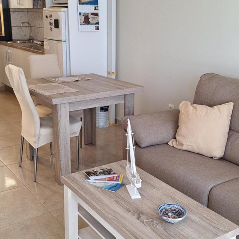 Aloha home - One-Bedroom Apartment - 3