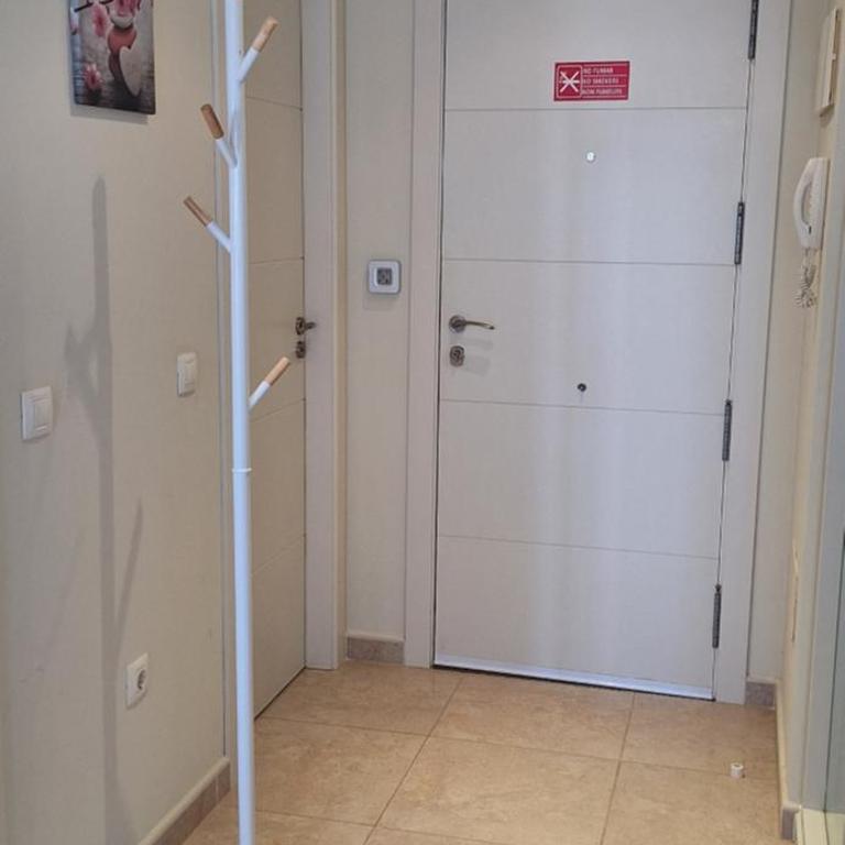 Aloha home - One-Bedroom Apartment - 11
