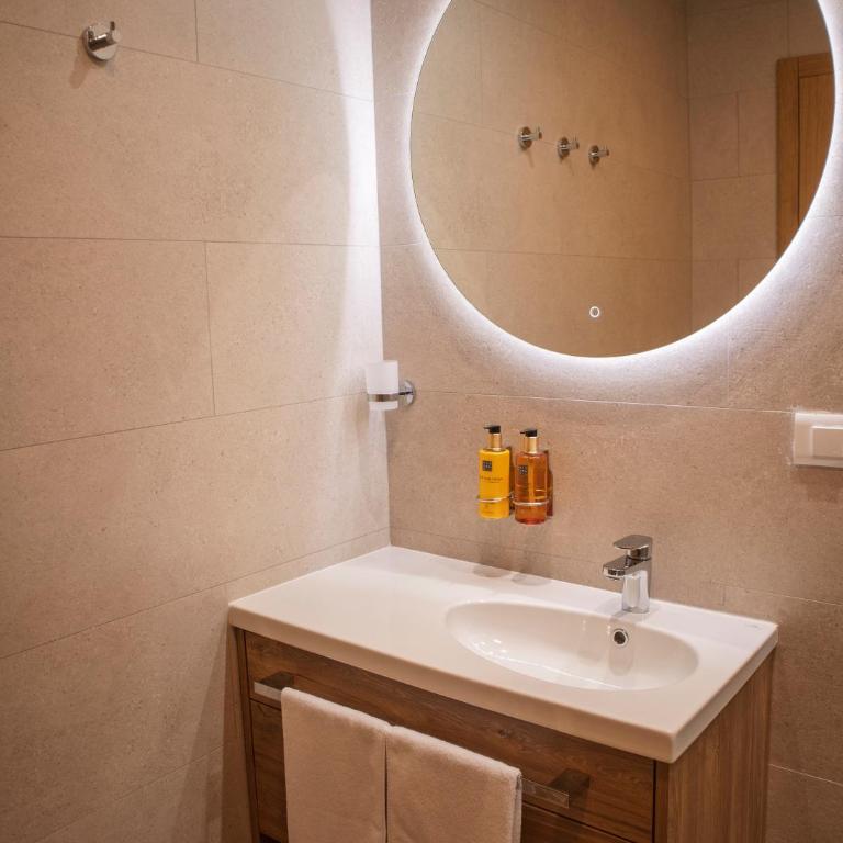 Apartments D242 & D243 in Aparthotel Vucko - One-Bedroom Apartment - 10