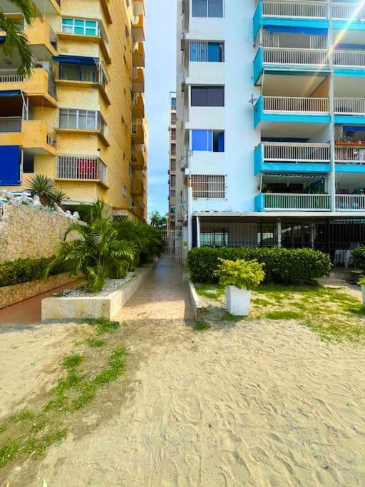 Hermoso Apartamento piso10 con Salida Directa a la playa increible en playa rodadero - Apartamento de 3 dormitorios con vistas a las montañas - 29