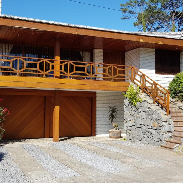 Casa con piscina en Piriápolis - Casa de 5 dormitorios - 4