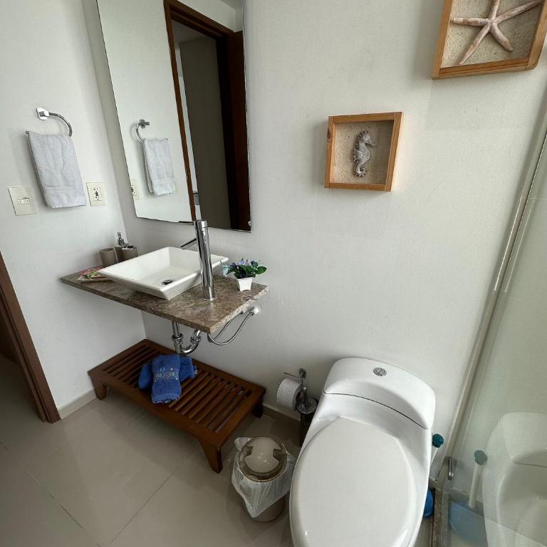 Amplios Aptos de Lujo Frente a la Playa a 5 Minutos del Centro y del Aeropuerto, en Edificio con Piscina, Jacuzzi, Sauna, Gimnasio, Turco y Seguridad las 24 hs. - Apartamento con vistas y balcón - 23