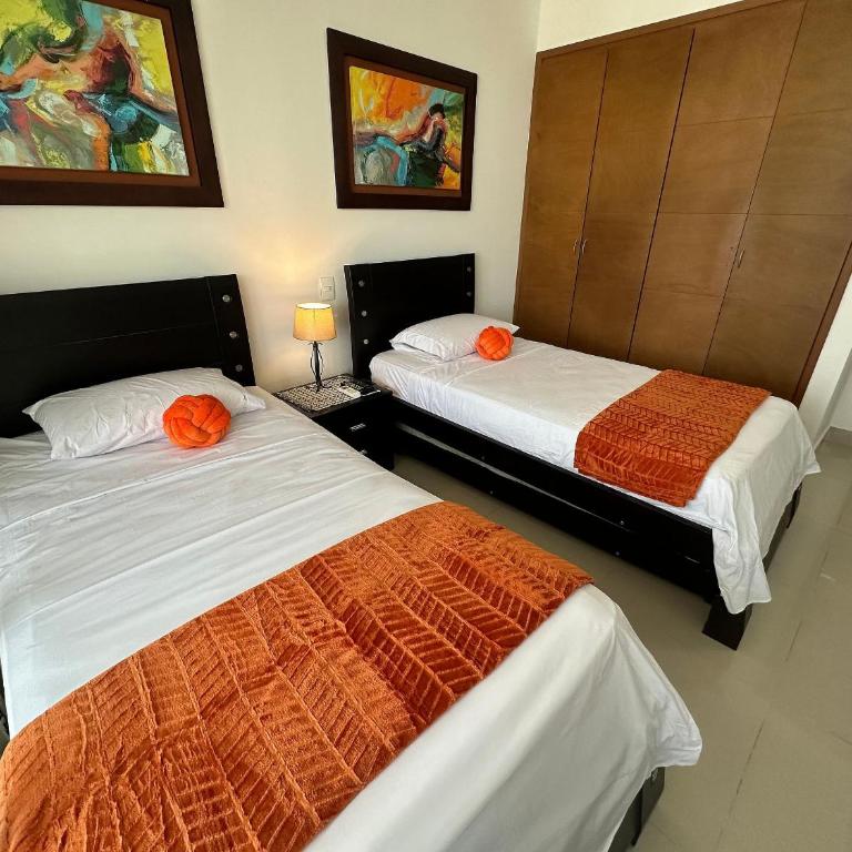 Amplios Aptos de Lujo Frente a la Playa a 5 Minutos del Centro y del Aeropuerto, en Edificio con Piscina, Jacuzzi, Sauna, Gimnasio, Turco y Seguridad las 24 hs. - Apartamento con vistas y balcón - 32