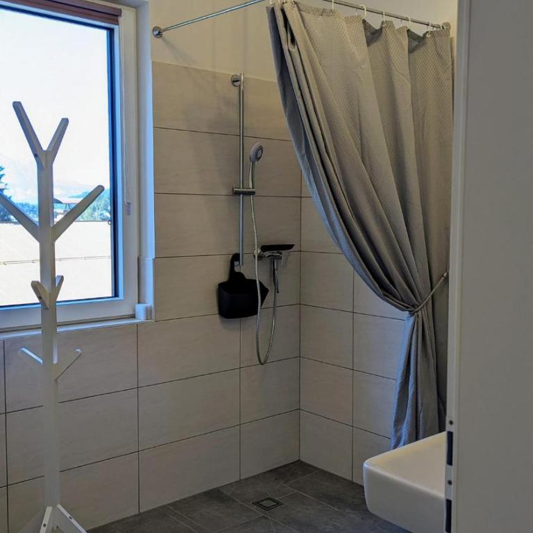 Boutique-Apartments Familie Jarosch Fieberbrunn "Freier Eintritt in das örtliche Hallenbad inklusive Saunalandschaft oder zum Badesee" - One-Bedroom Apartment - 3