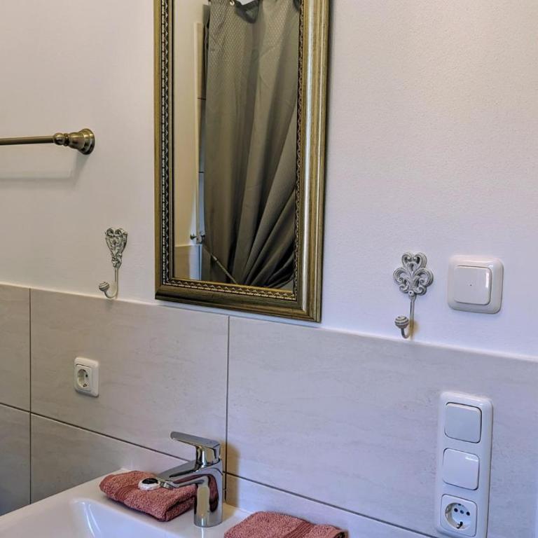 Boutique-Apartments Familie Jarosch Fieberbrunn "Freier Eintritt in das örtliche Hallenbad inklusive Saunalandschaft oder zum Badesee" - One-Bedroom Apartment - 4