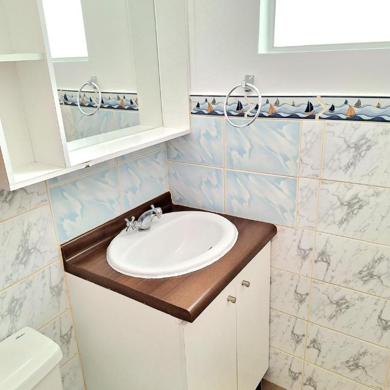 Acogedor departamento veraneo a pasos de la avenida del Mar - Three-Bedroom Apartment - 9