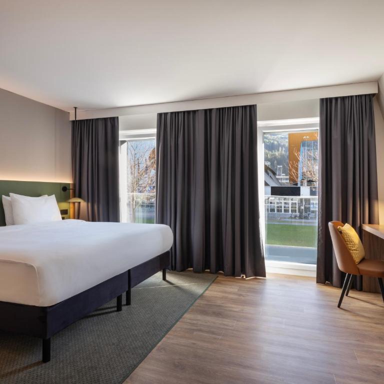 Hilton Garden Inn Innsbruck Tivoli - Zimmer mit Kingsize-Bett - barrierefrei - 4