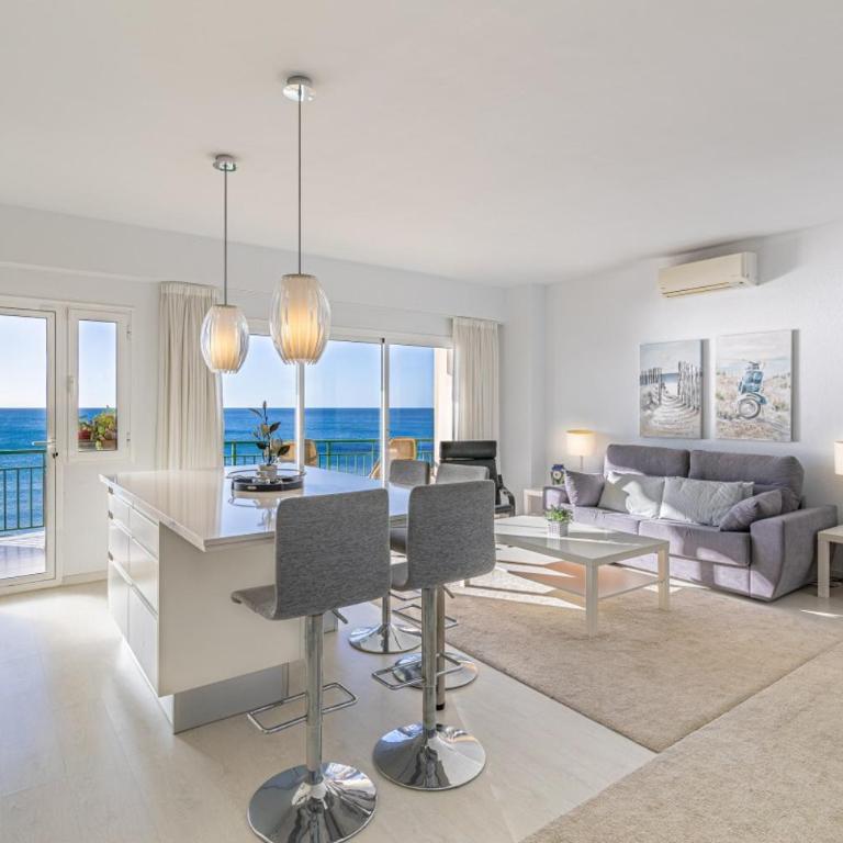 Cozy 2 Bedroom with magic sea view - Two-Bedroom Apartment - 2