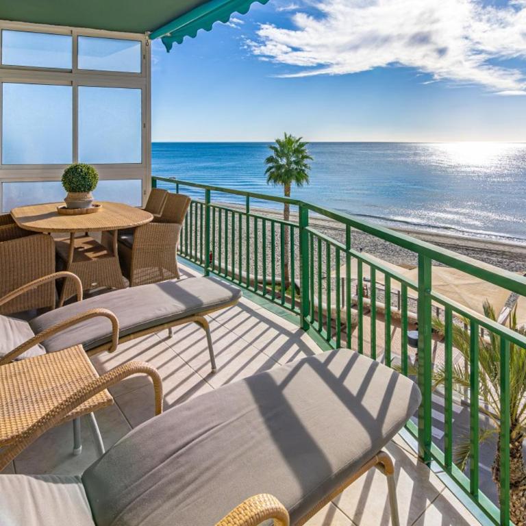 Cozy 2 Bedroom with magic sea view - Two-Bedroom Apartment - 14