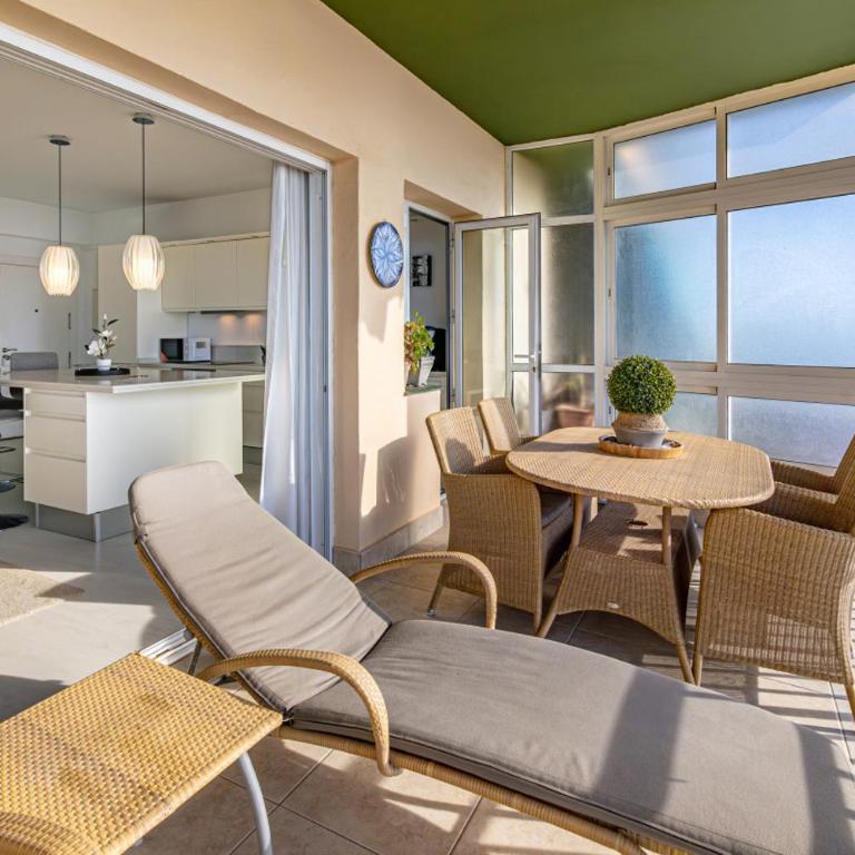 Cozy 2 Bedroom with magic sea view - Two-Bedroom Apartment - 8