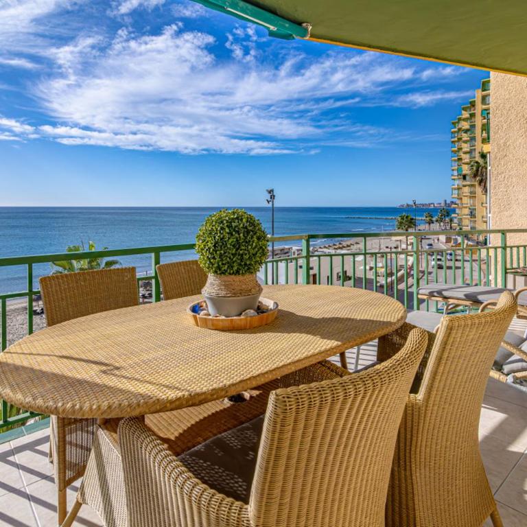 Cozy 2 Bedroom with magic sea view - Two-Bedroom Apartment - 19