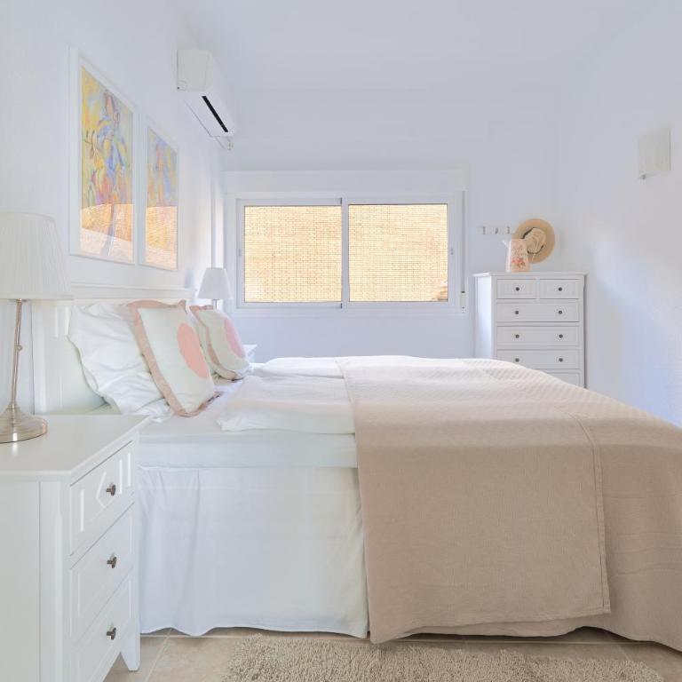 Cozy 2 Bedroom with magic sea view - Two-Bedroom Apartment - 21