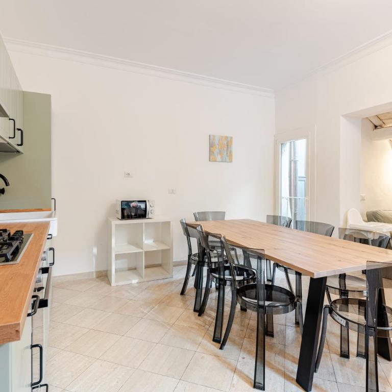 Campo de Fiori - Casa Storica 4bdr con Terrazza - Four-Bedroom Apartment with Balcony - 9