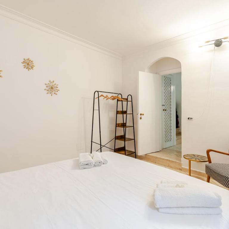 Campo de Fiori - Casa Storica 4bdr con Terrazza - Four-Bedroom Apartment with Balcony - 13