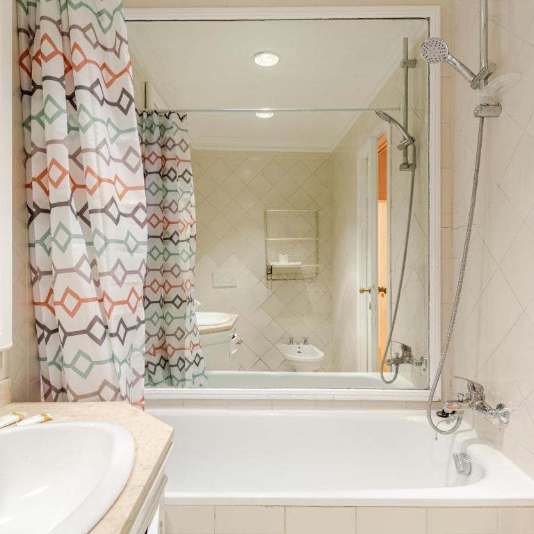 Campo de Fiori - Casa Storica 4bdr con Terrazza - Four-Bedroom Apartment with Balcony - 21