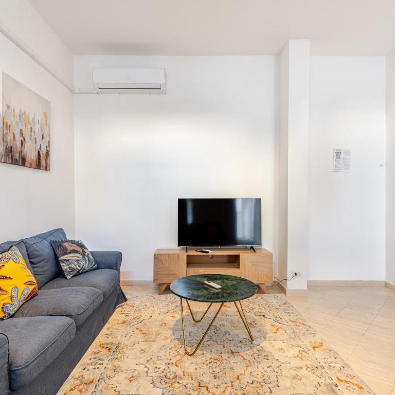 Campo de Fiori - Casa Storica 4bdr con Terrazza - Four-Bedroom Apartment with Balcony - 22