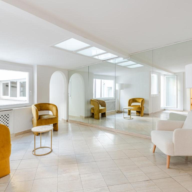 Campo de Fiori - Casa Storica 4bdr con Terrazza - Four-Bedroom Apartment with Balcony - 23