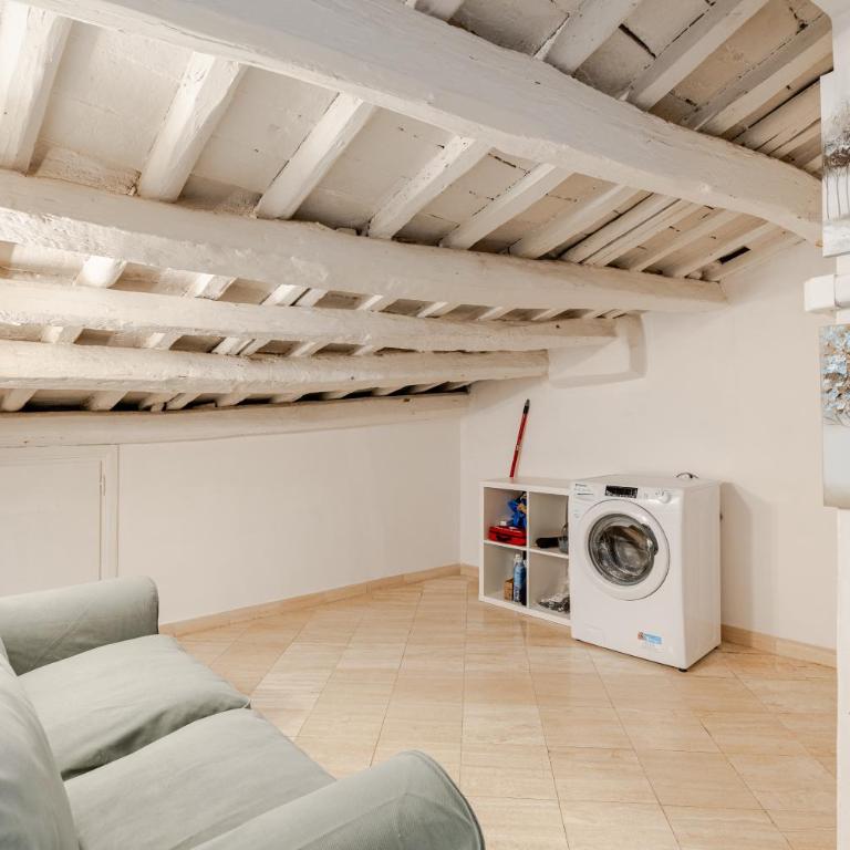 Campo de Fiori - Casa Storica 4bdr con Terrazza - Four-Bedroom Apartment with Balcony - 35