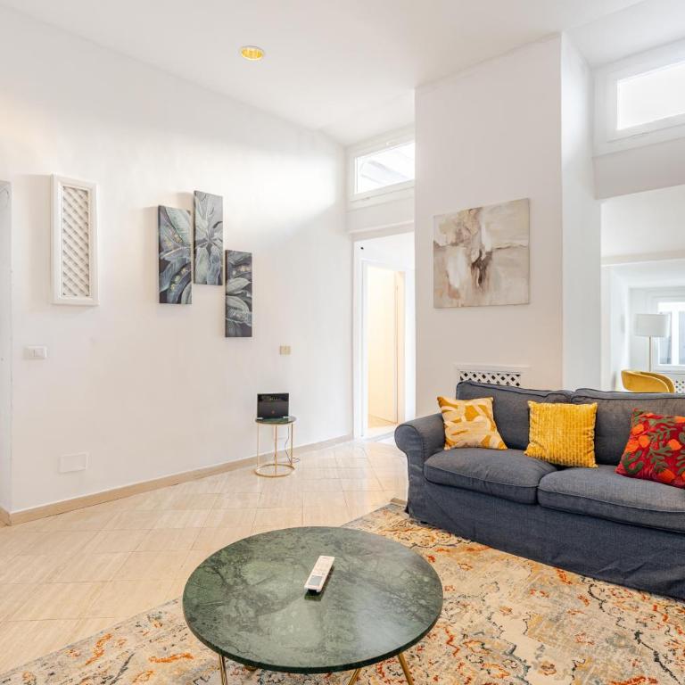 Campo de Fiori - Casa Storica 4bdr con Terrazza - Four-Bedroom Apartment with Balcony - 41