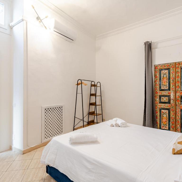 Campo de Fiori - Casa Storica 4bdr con Terrazza - Four-Bedroom Apartment with Balcony - 53