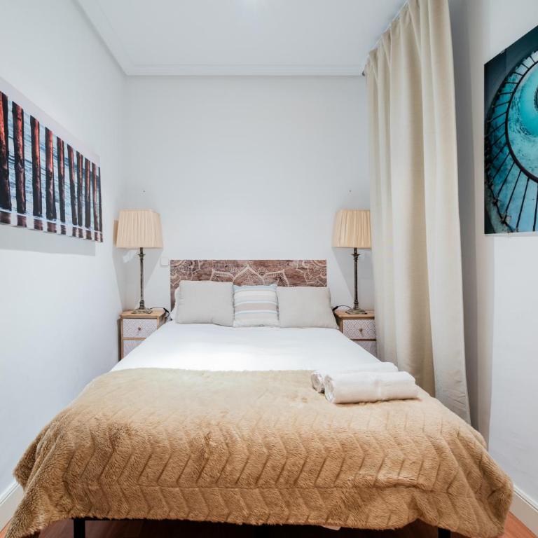 Los Preciados de Callao - Three-Bedroom Apartment with Balcony - 6