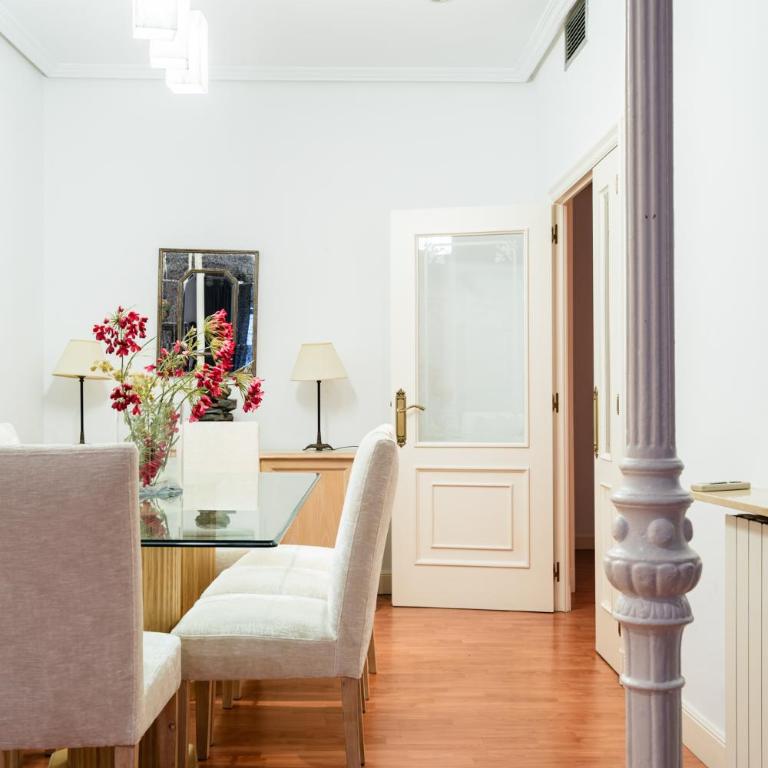 Los Preciados de Callao - Three-Bedroom Apartment with Balcony - 33
