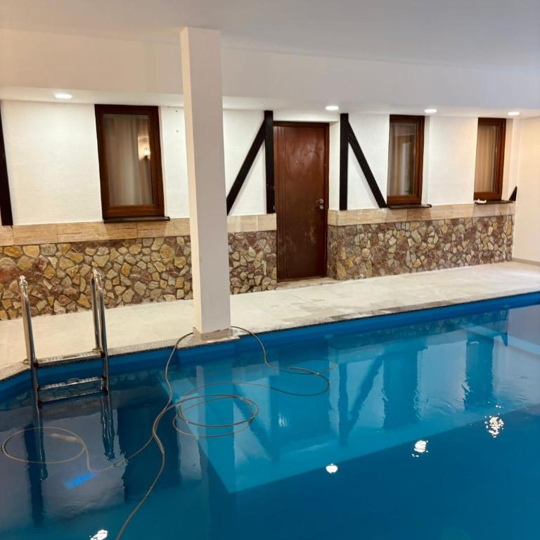 Pool & Rest Holiday Home 3D - Five-Bedroom House - 4