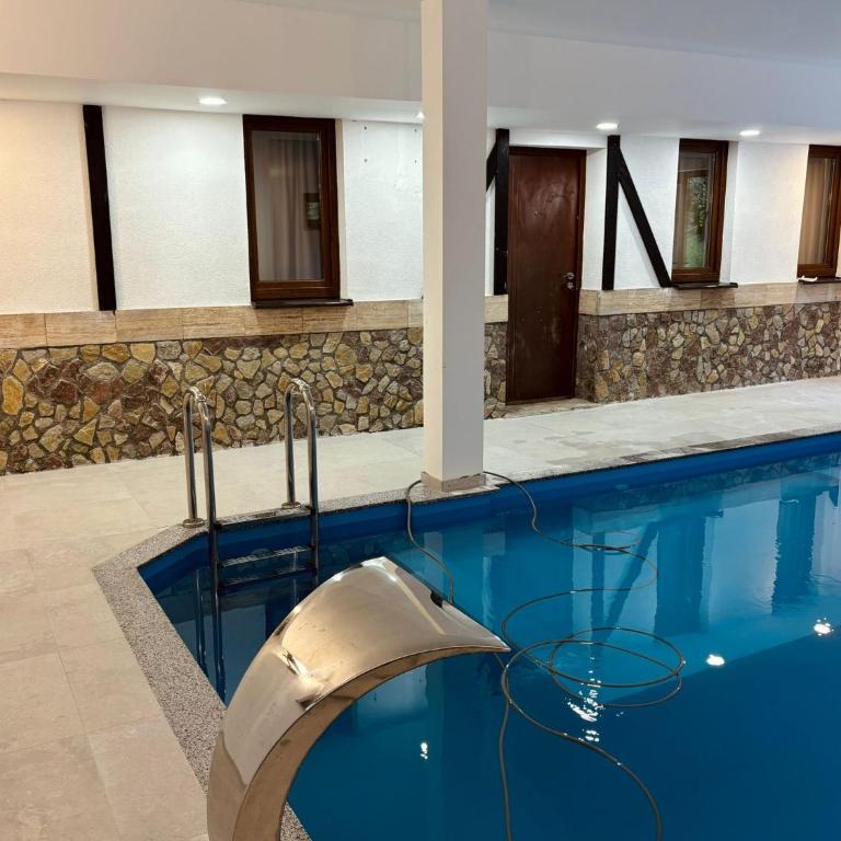 Pool & Rest Holiday Home 3D - Five-Bedroom House - 2