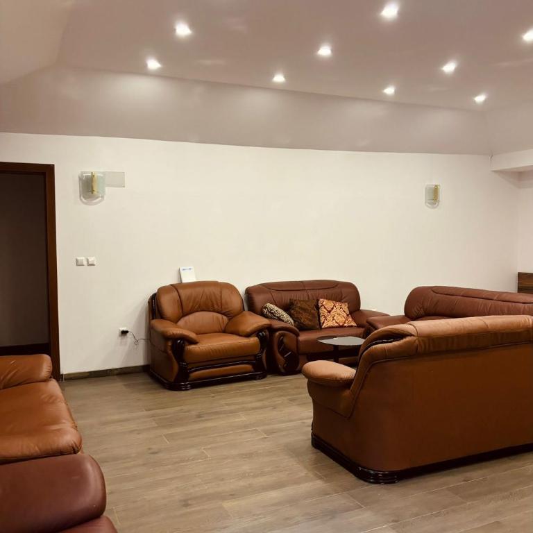 Pool & Rest Holiday Home 3D - Five-Bedroom House - 6