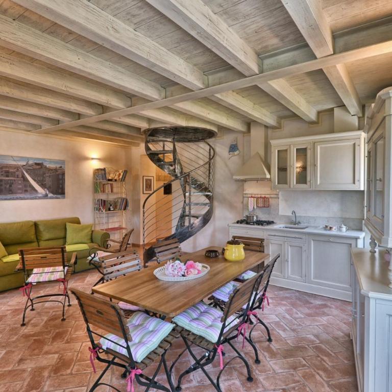Appartamento Al Porto Vecchio con posto auto by Theater Home - Appartamento con 2 Camere da Letto - 3