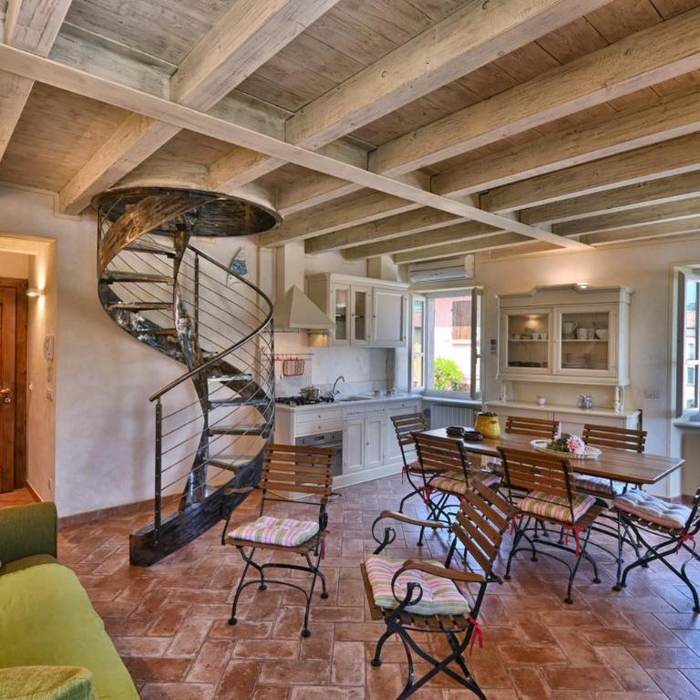 Appartamento Al Porto Vecchio con posto auto by Theater Home - Appartamento con 2 Camere da Letto - 4