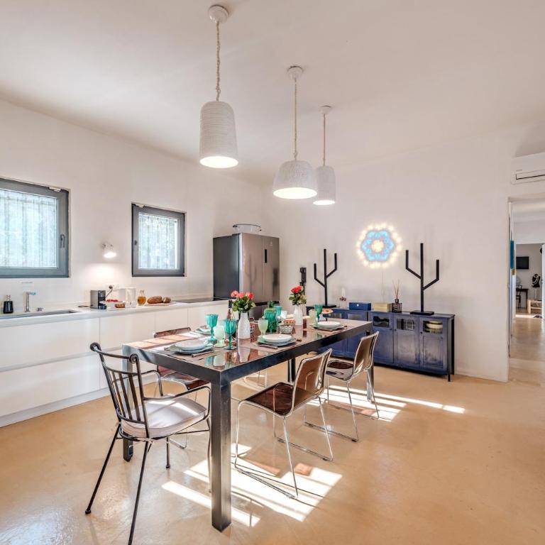 CASALE DI AMELI' 5, Emma Villas - Villa con 3 Camere da Letto - 4