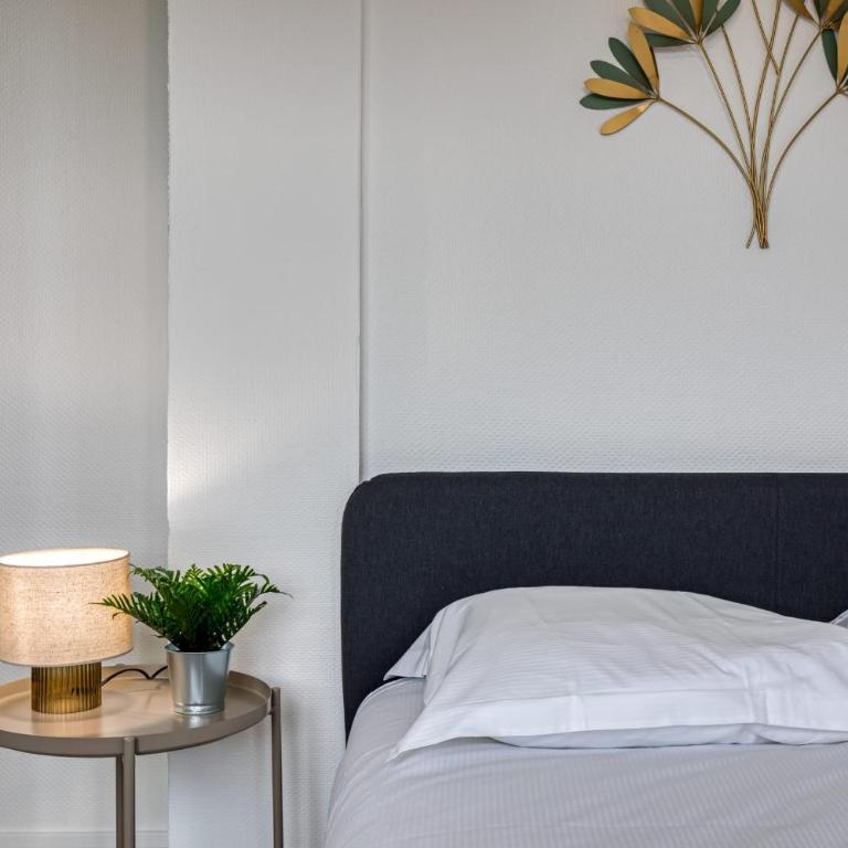 La Suite des 3 Tours spacieux 3 chambres - Three-Bedroom Apartment - 7