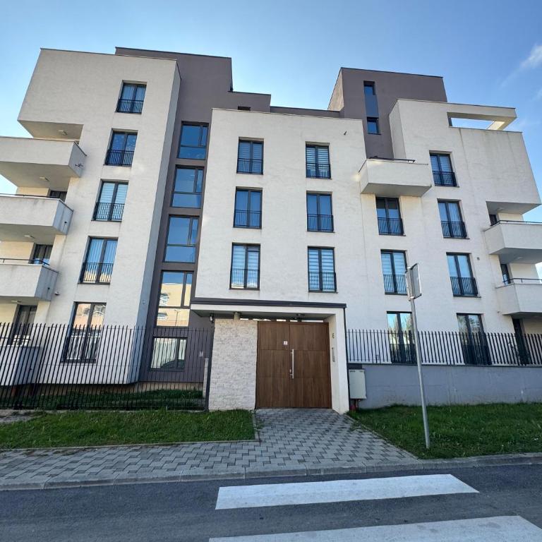 Luxury 3 Bedroom Apartment with Balcony & City View GreenResidence Sarajevo - Three-Bedroom Apartment - 1