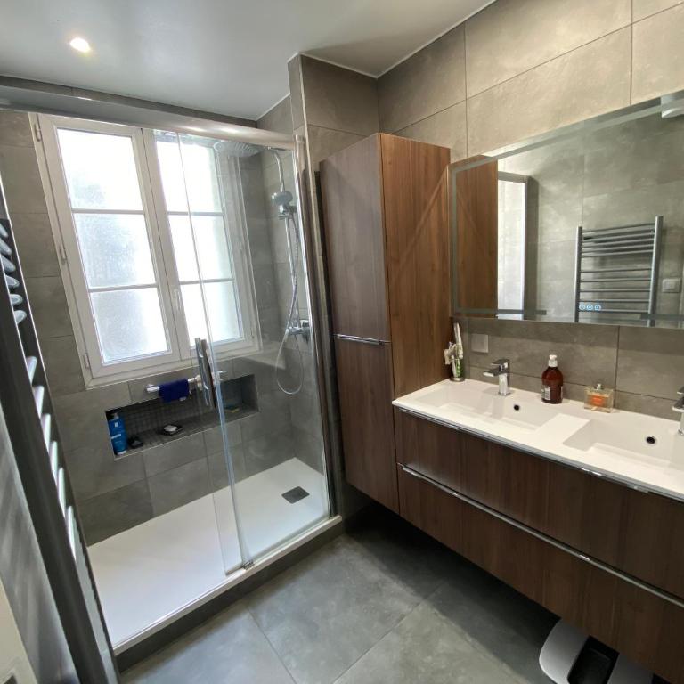 Maison Auguste - Chambre Double avec Salle de Bains Commune - 1