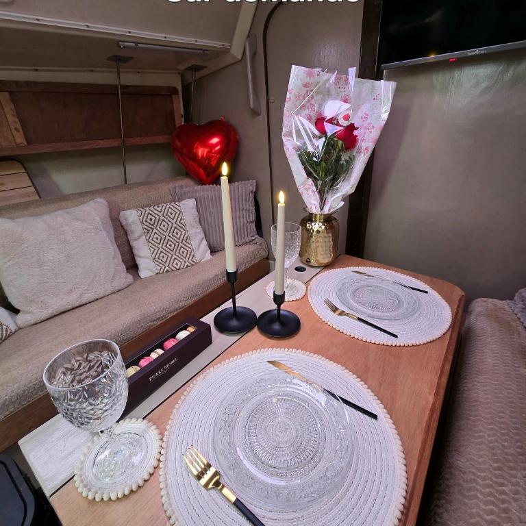 Nuit romantique sur un bateau à Deauville - Mobile Home - 5