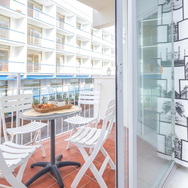 A pie de todo, Luz, Balcón y Playa en Tossa - Apartamento de 2 dormitorios - 11