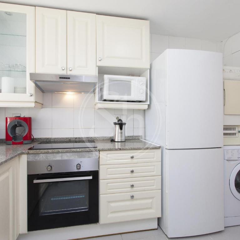 Apartment close to the beach with terrace - Three-Bedroom Apartment - 19