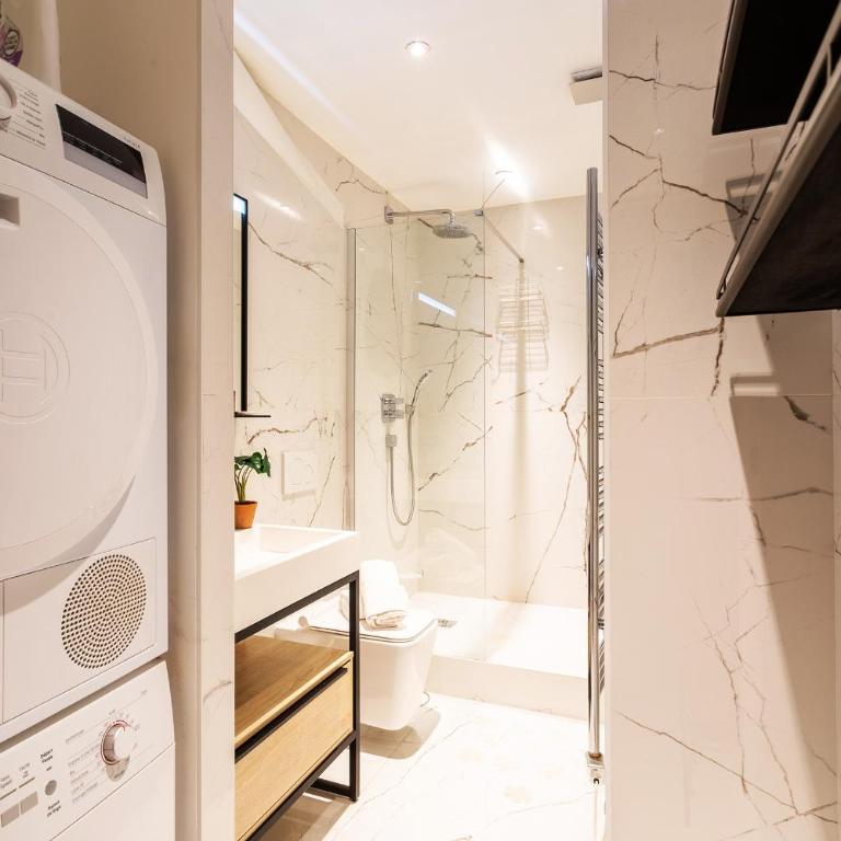 COSY VOLTI AP4434 By Riviera Holiday Homes - Appartement - Rez-de-Chaussée - 17