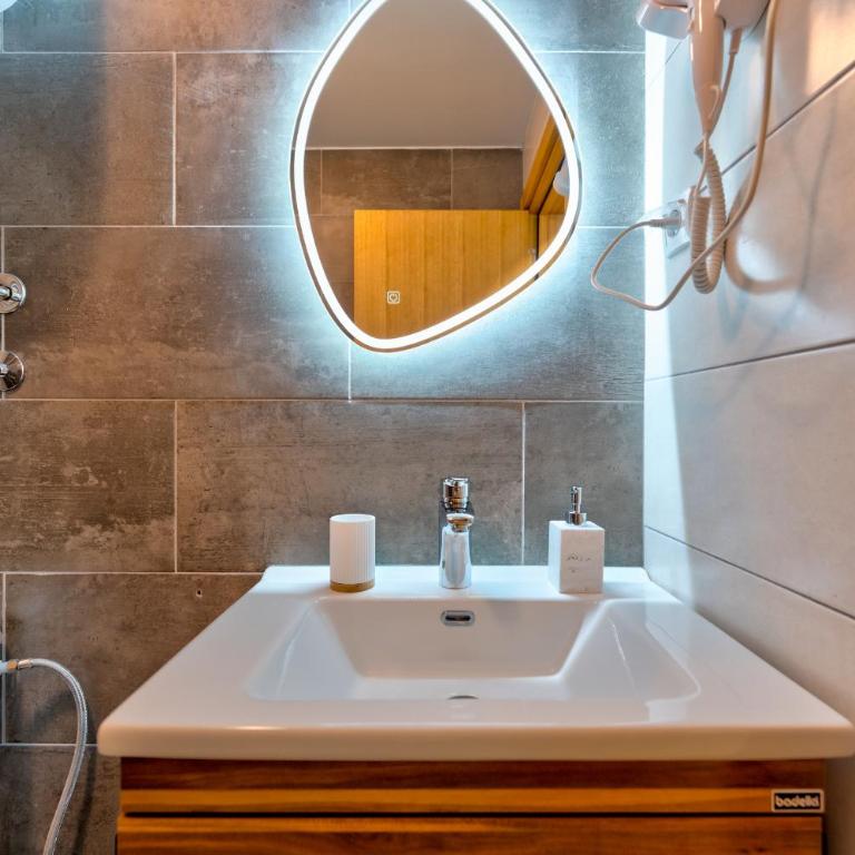 Mount Inn Amor - One-Bedroom Apartment - 7