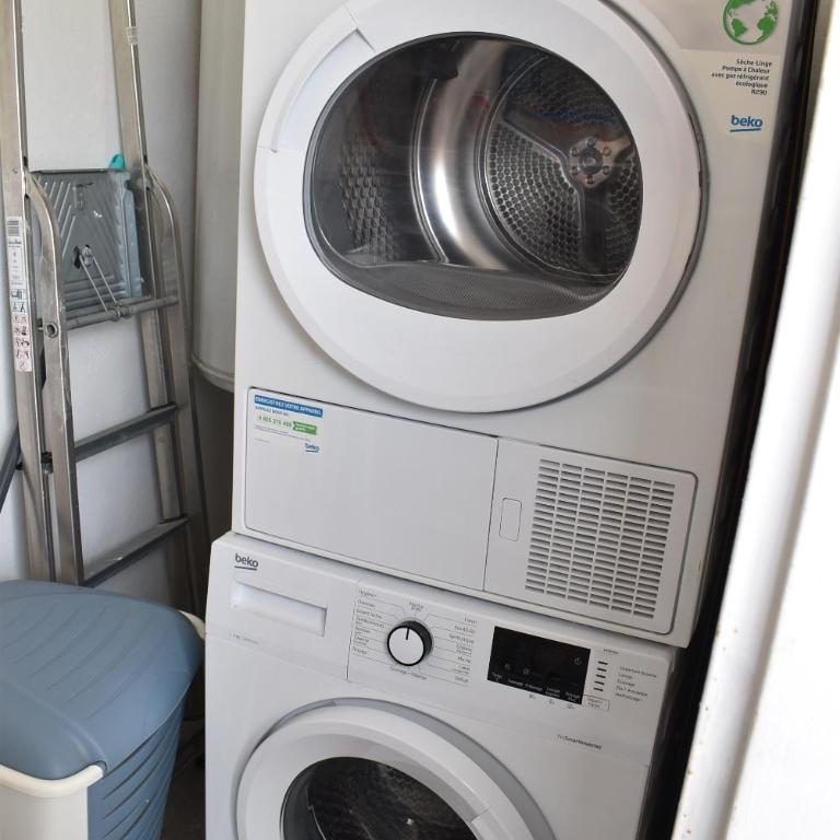 Chez Stf - Two-Bedroom Deluxe Apartment - 21