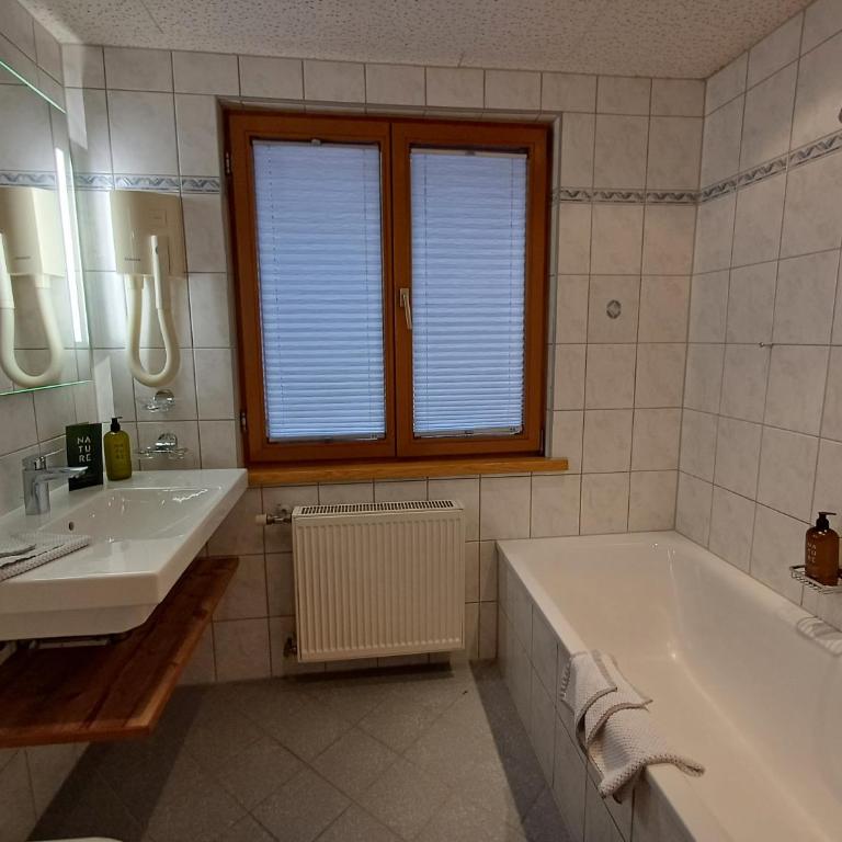 Haus Marion Haueis - Budget Doppelzimmer - 8