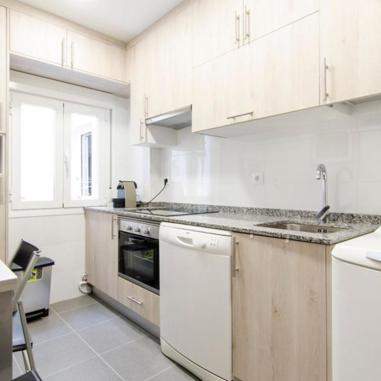 Bright Modern 3BD - Barrio de las Letras - Three-Bedroom Apartment - 8