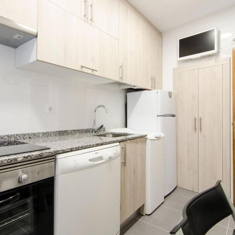 Bright Modern 3BD - Barrio de las Letras - Three-Bedroom Apartment - 9