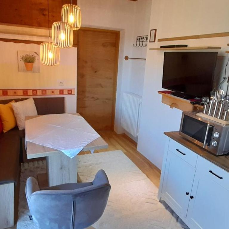 Ferienwohnung am Krausberghof mit Balkon und Parkplatz, 6 Fahrminuten zur Alpentherme Gastein und zur Schlossalmbahn - Apartment mit Balkon - 24