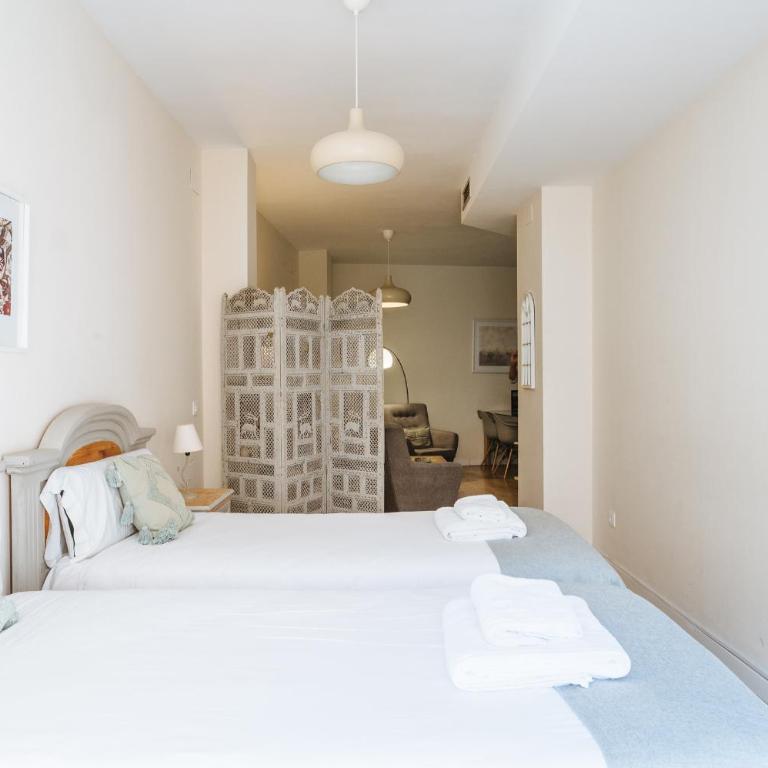 Sierpes 54, by Homing U - Apartment with Balcony - 19