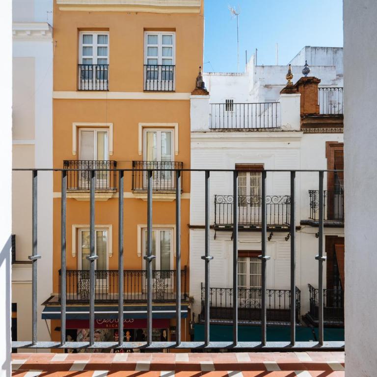 Sierpes 54, by Homing U - Apartment with Balcony - 8